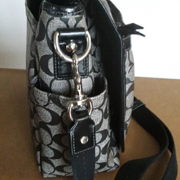 Coach Signature Diaper Messenger Bag, EUC-NO OFFERS - Picture 5 of 15
